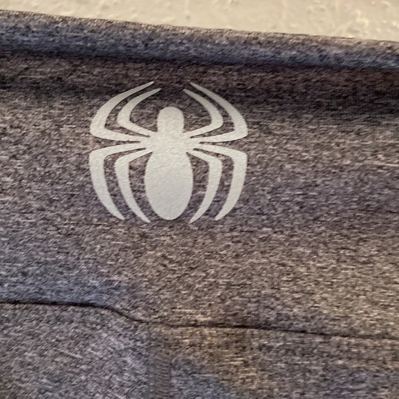 Women’s size, large marvel, hero, elite, capris, gray, and black J1 - Picture 5 of 6